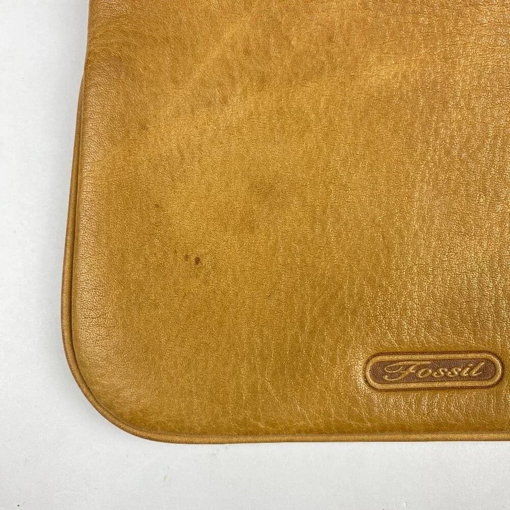 Fossil‎ Vintage Y2K Leather Embroidered Butterfly Wristlet Wallet